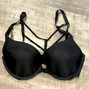 34 D Victoria Secret bra